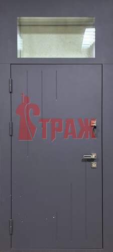дверь с отделкой мдф панелями, со стеклом в верхней вставке