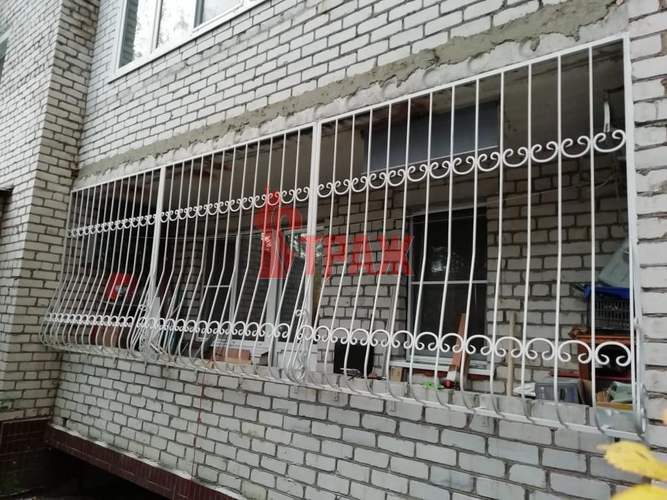 дутая балконная решетка